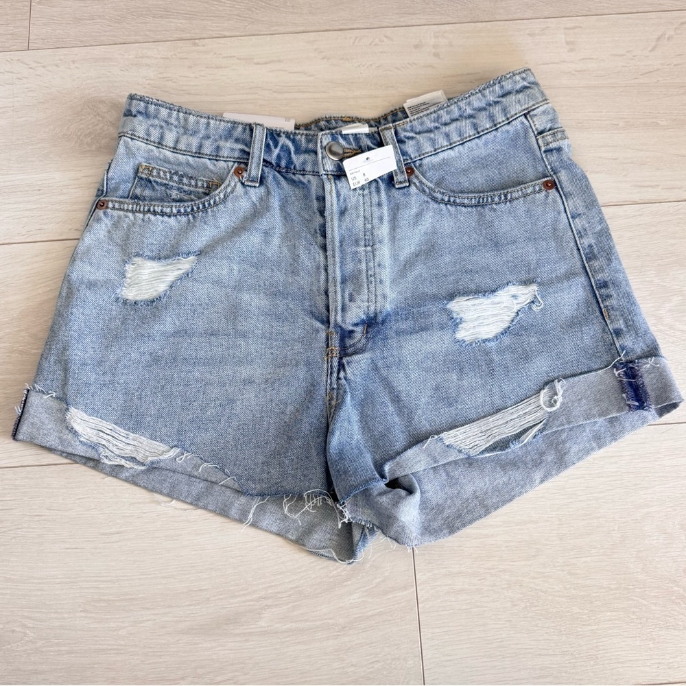 NWT H&M light blue denim cut off high waisted distressed jean shorts size 8